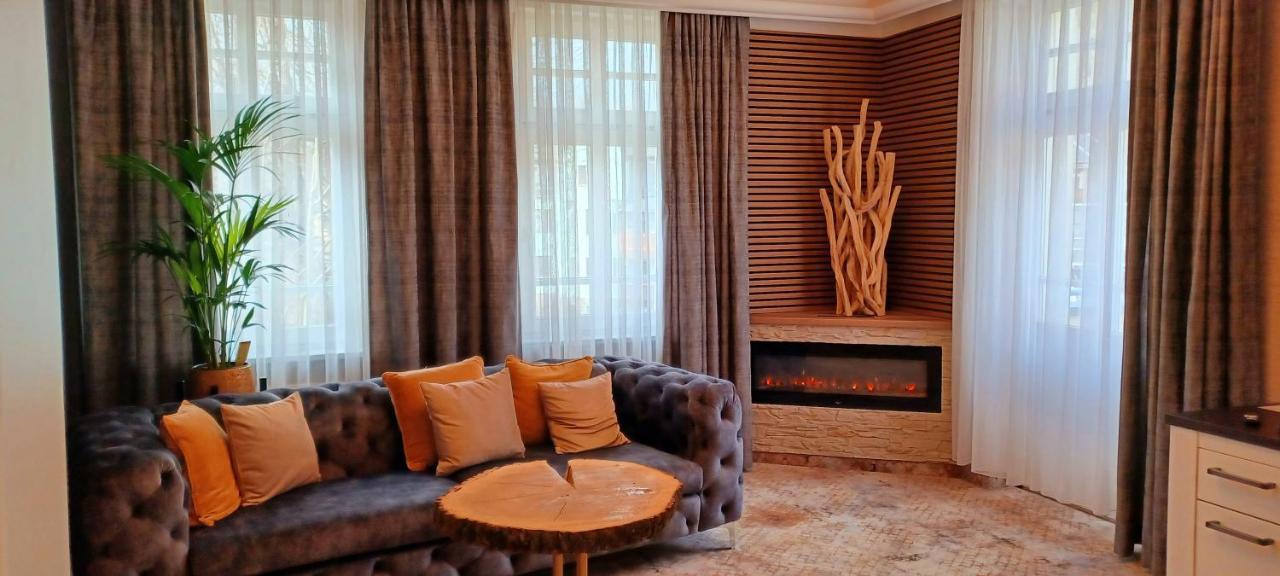 Hotel Neustaedter Hof ชวาร์เซนเบิร์ก ภายนอก รูปภาพ