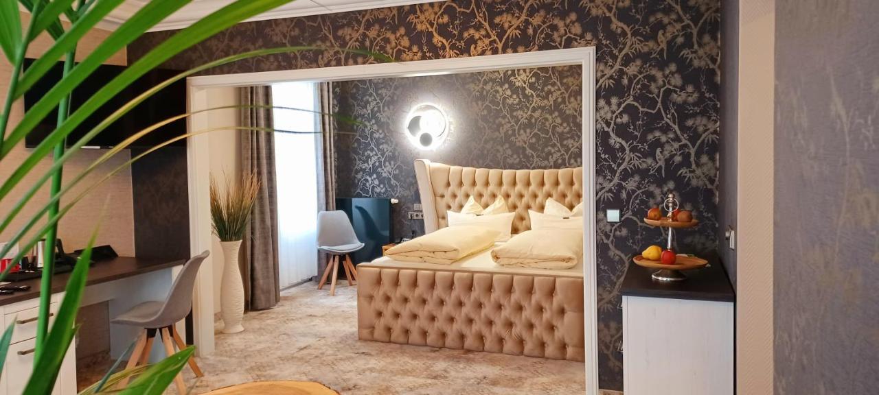 Hotel Neustaedter Hof ชวาร์เซนเบิร์ก ภายนอก รูปภาพ