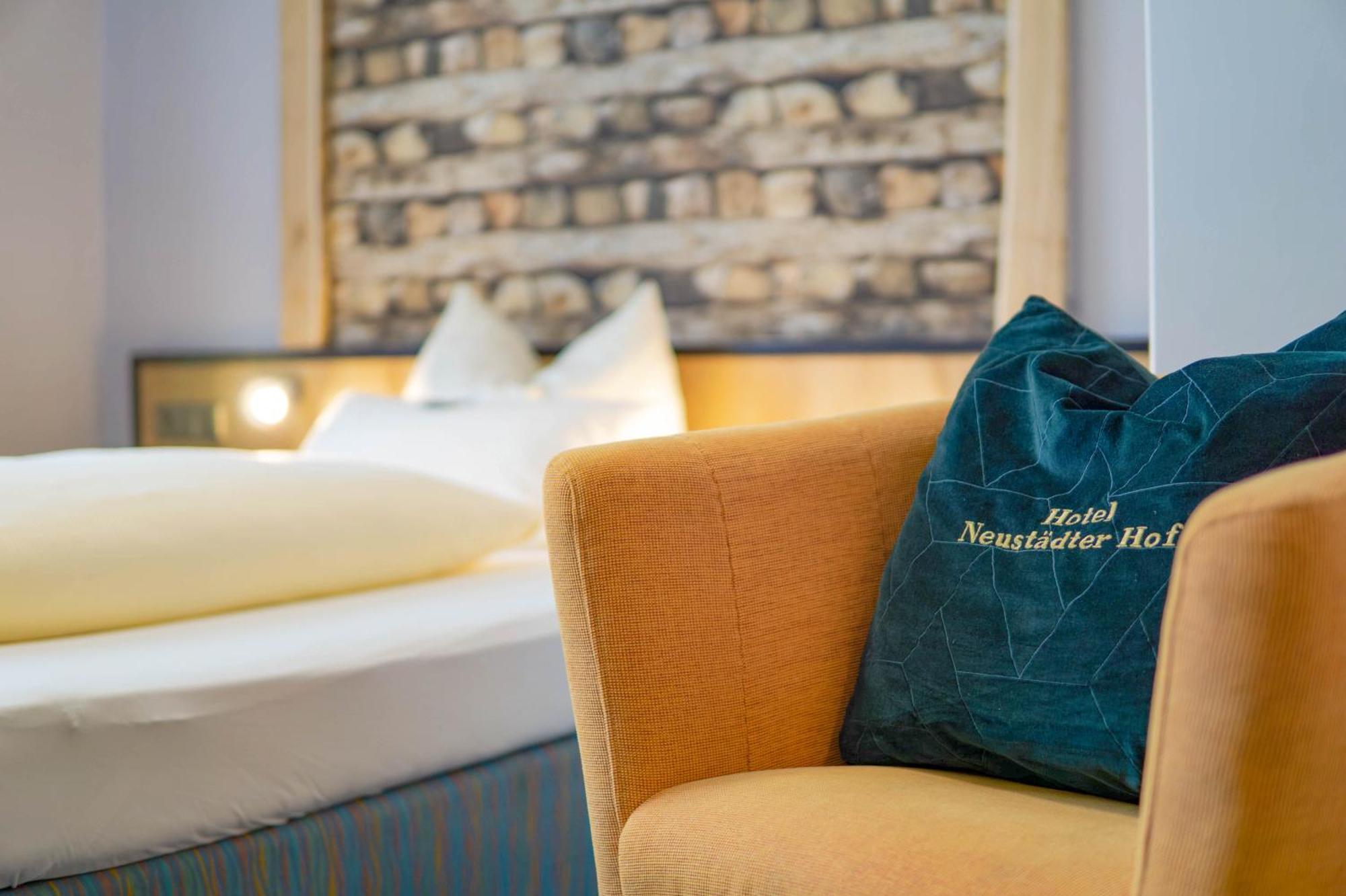 Hotel Neustaedter Hof ชวาร์เซนเบิร์ก ภายนอก รูปภาพ