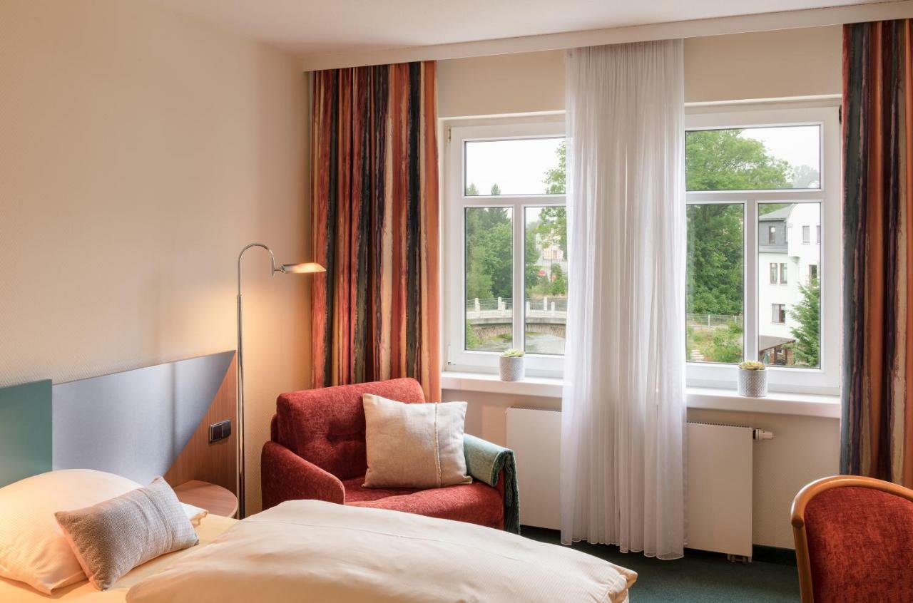 Hotel Neustaedter Hof ชวาร์เซนเบิร์ก ภายนอก รูปภาพ