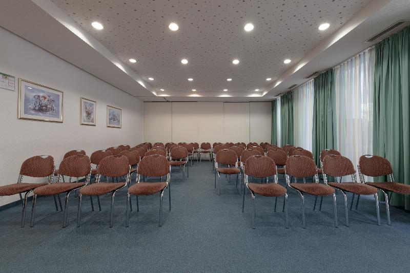 Hotel Neustaedter Hof ชวาร์เซนเบิร์ก ภายนอก รูปภาพ