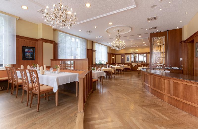 Hotel Neustaedter Hof ชวาร์เซนเบิร์ก ภายนอก รูปภาพ