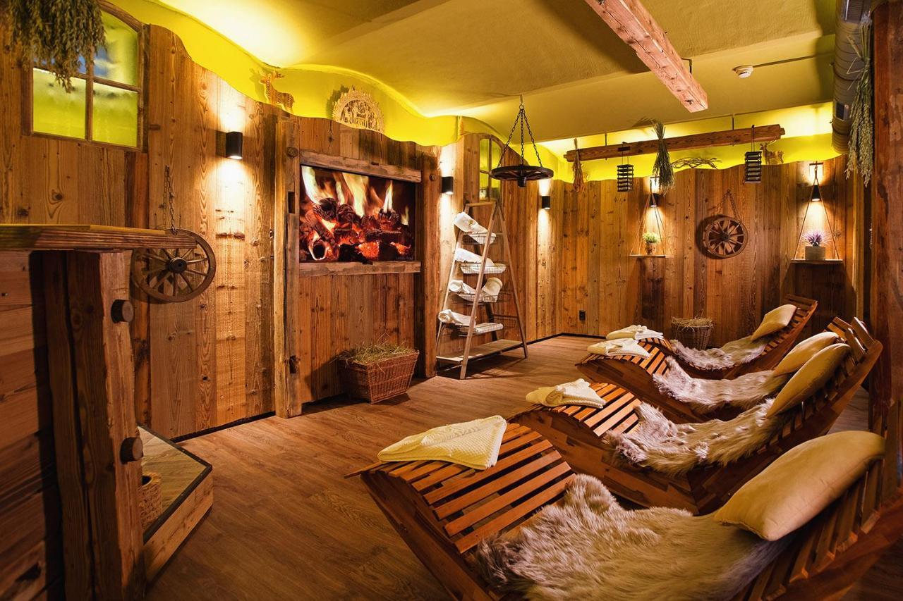 Hotel Neustaedter Hof ชวาร์เซนเบิร์ก ภายนอก รูปภาพ
